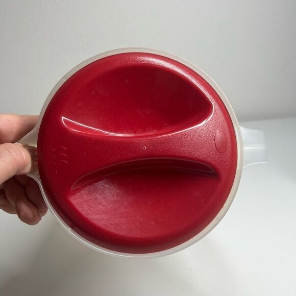 Rubbermaid 1 Gal. Simply Pour Plastic Pitcher With Multi-function Lid - Picture 4 of 10